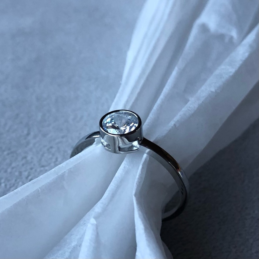 Round Stone Enrobed in Stainless Steel Solitaire ~ Brand New!